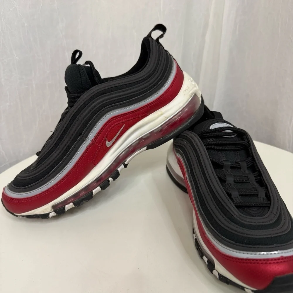 NIKE Air Max 97 SE GS 'Black Varsity Red' - Picture 12 of 13